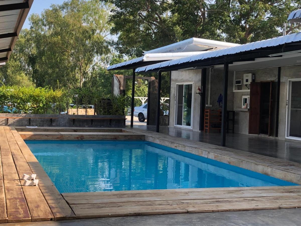 Solarcell Private Homestay - โซล่าเซลล์ไพรเวทโฮมสเตย์ Uthai Thani Esterno foto