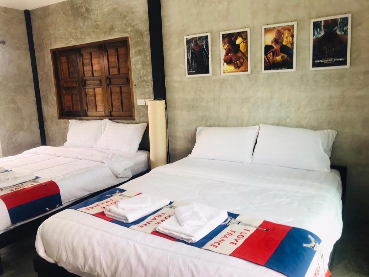 Solarcell Private Homestay - โซล่าเซลล์ไพรเวทโฮมสเตย์ Uthai Thani Esterno foto