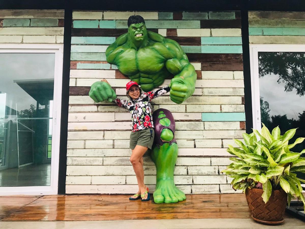 Solarcell Private Homestay - โซล่าเซลล์ไพรเวทโฮมสเตย์ Uthai Thani Esterno foto