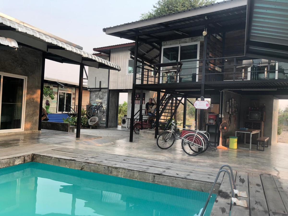 Solarcell Private Homestay - โซล่าเซลล์ไพรเวทโฮมสเตย์ Uthai Thani Esterno foto